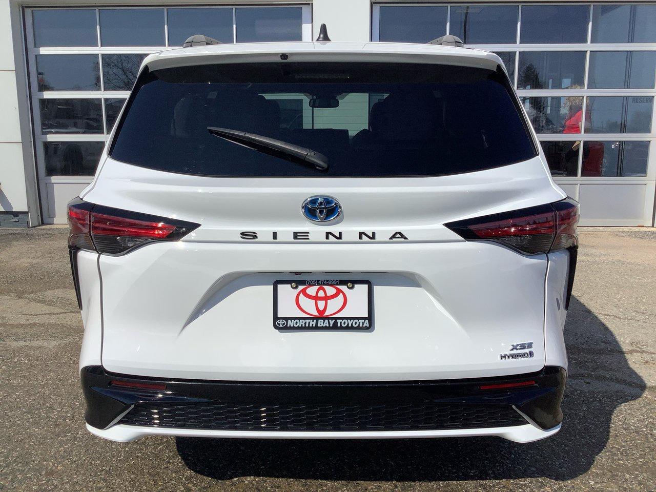 2023 Toyota Sienna  Photo