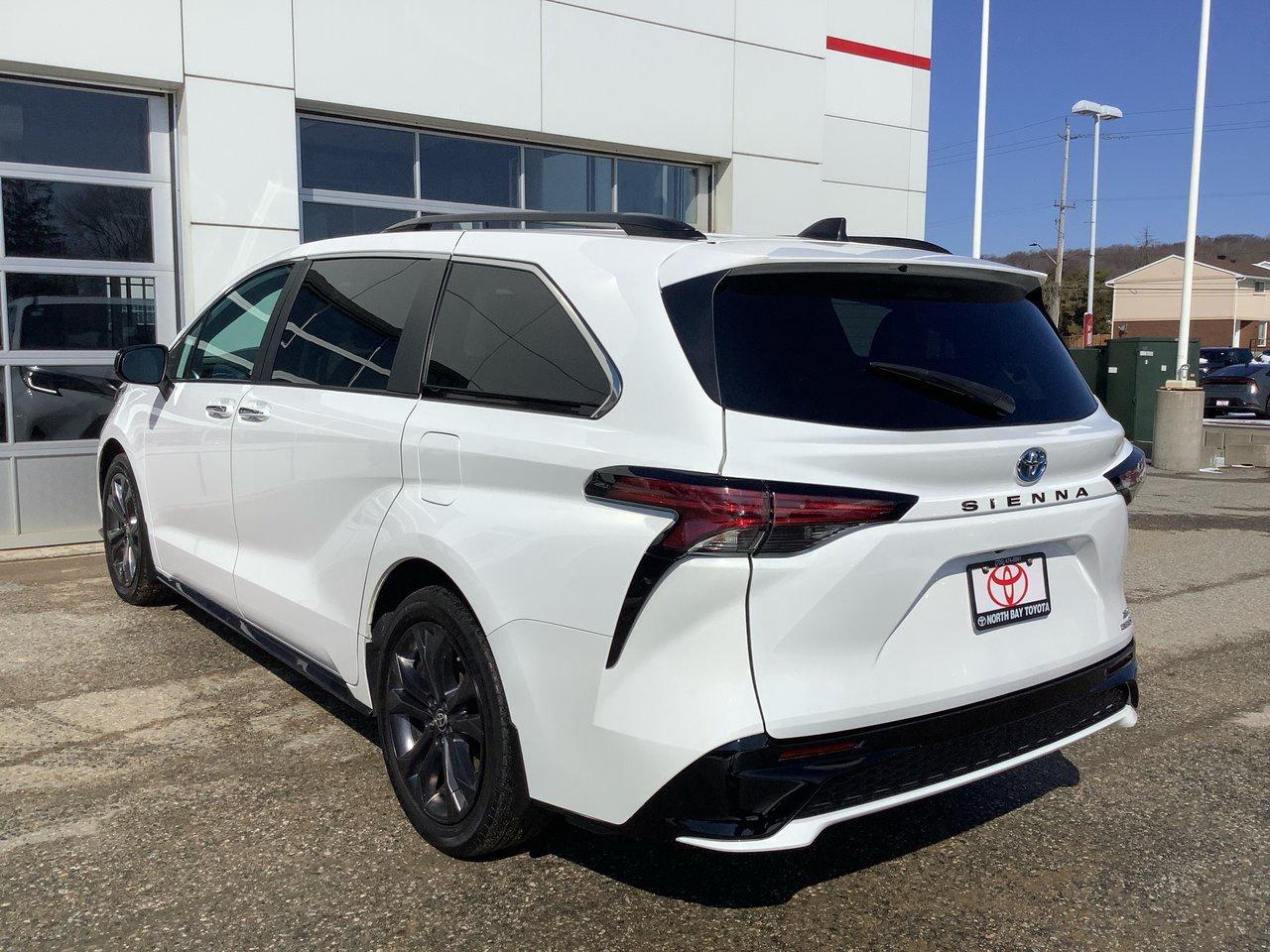 2023 Toyota Sienna  Photo