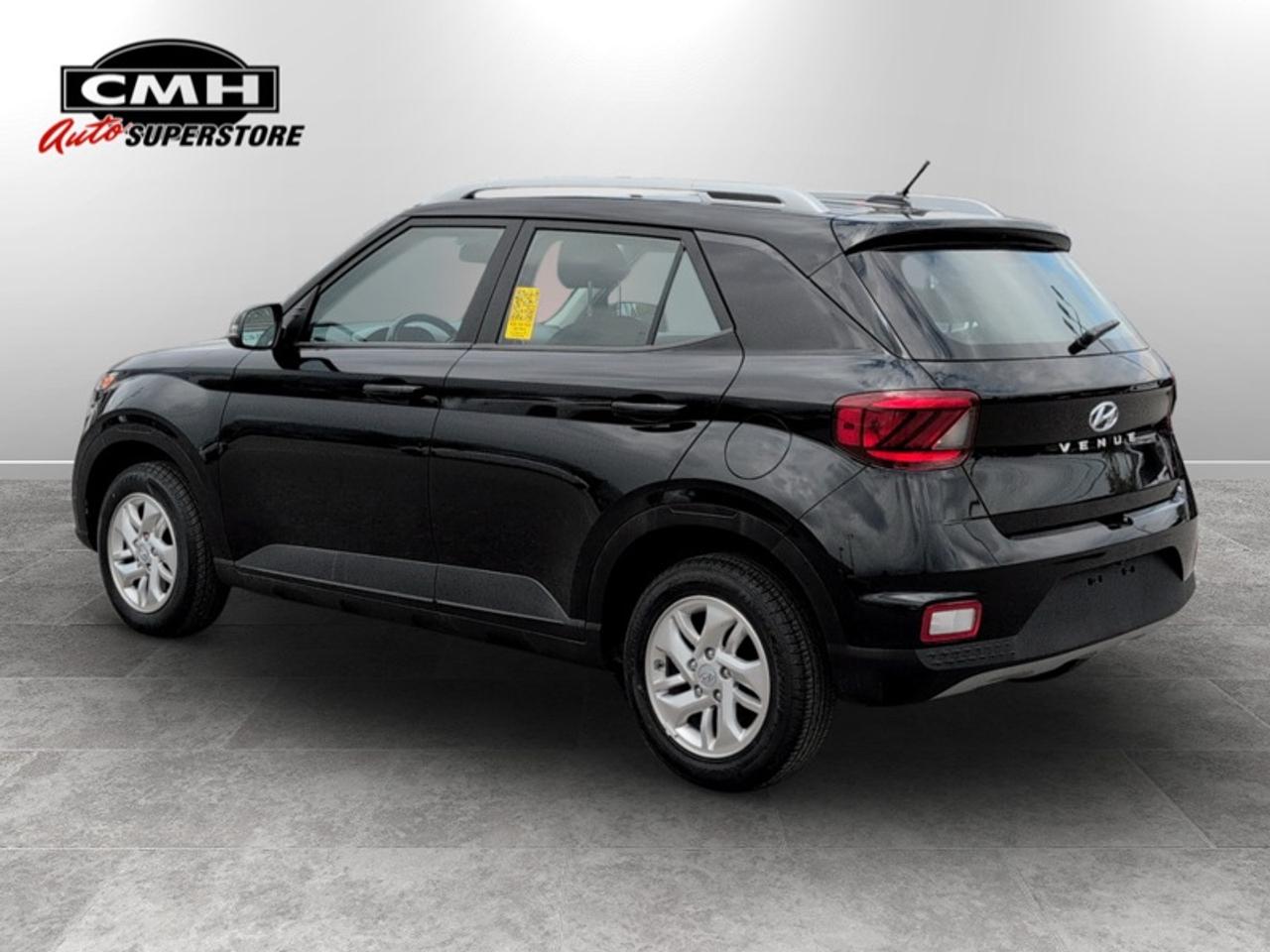 2024 Hyundai Venue Preferred  **APPLE CP - HTD SW** Photo