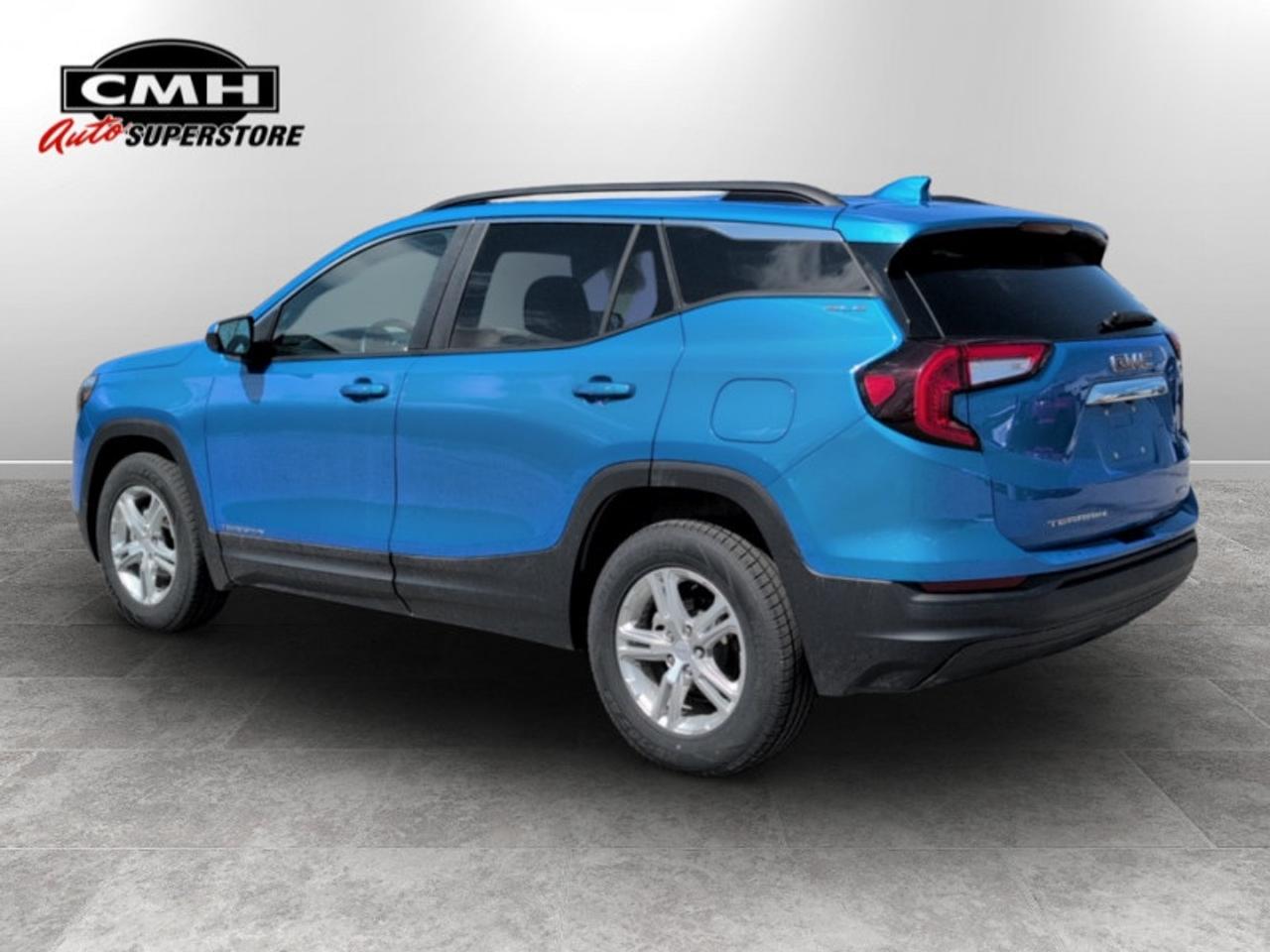 2024 GMC Terrain SLE  **CLEAN CARFAX** Photo3