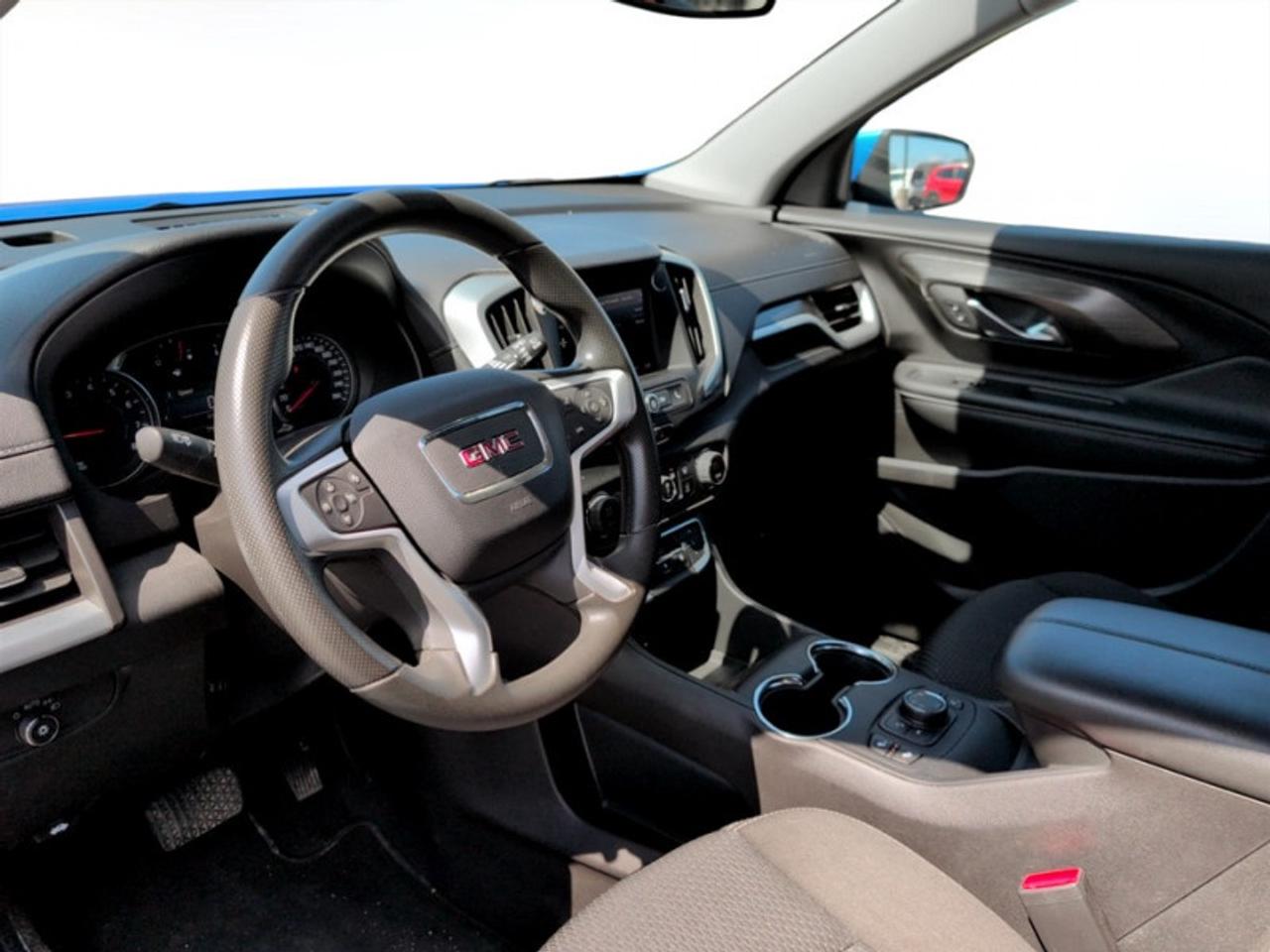 2024 GMC Terrain SLE  **CLEAN CARFAX** Photo