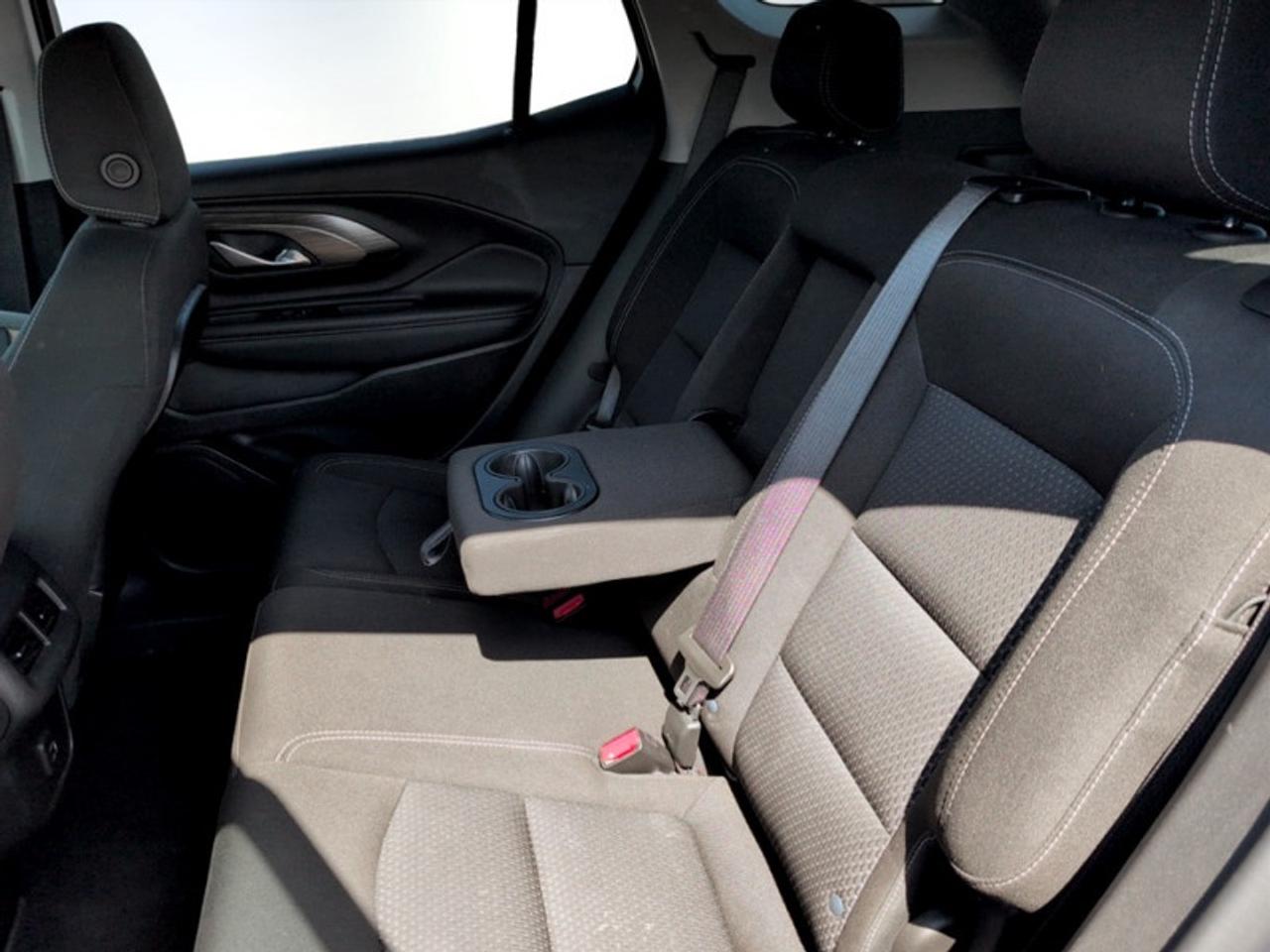 2024 GMC Terrain SLE  **CLEAN CARFAX** Photo