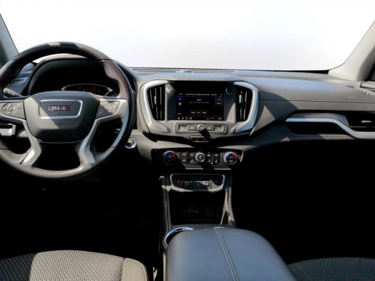 2024 GMC Terrain SLE  **CLEAN CARFAX** Photo