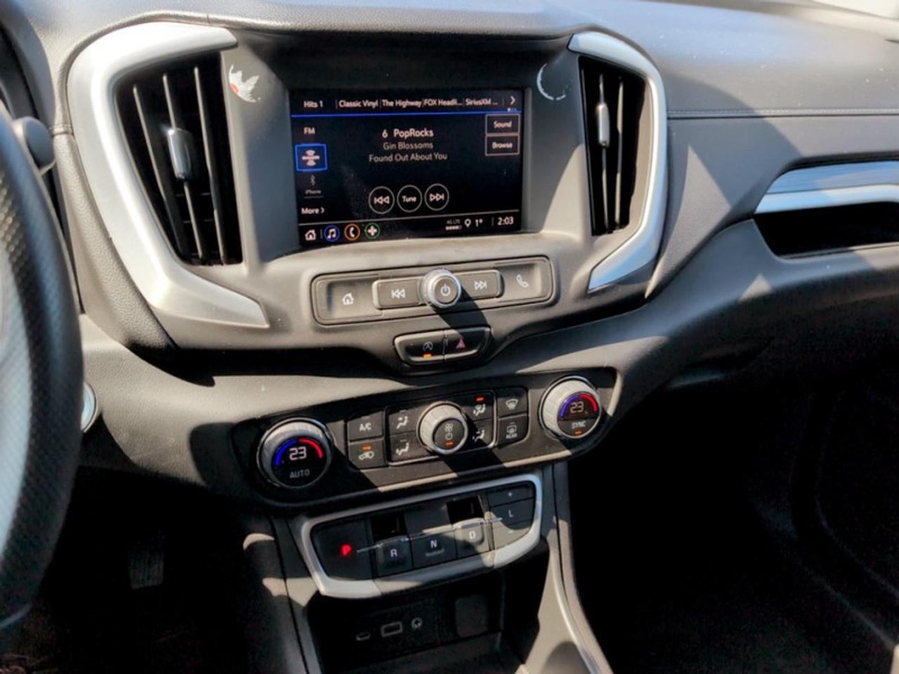 2024 GMC Terrain SLE  **CLEAN CARFAX** Photo