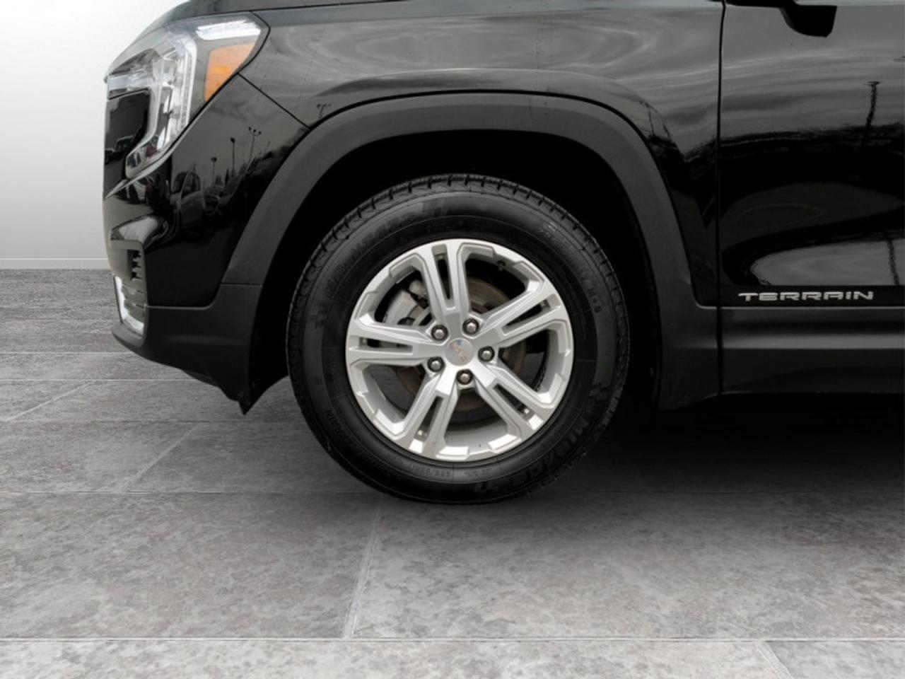 2024 GMC Terrain SLE  **CLEAN CARFAX** Photo