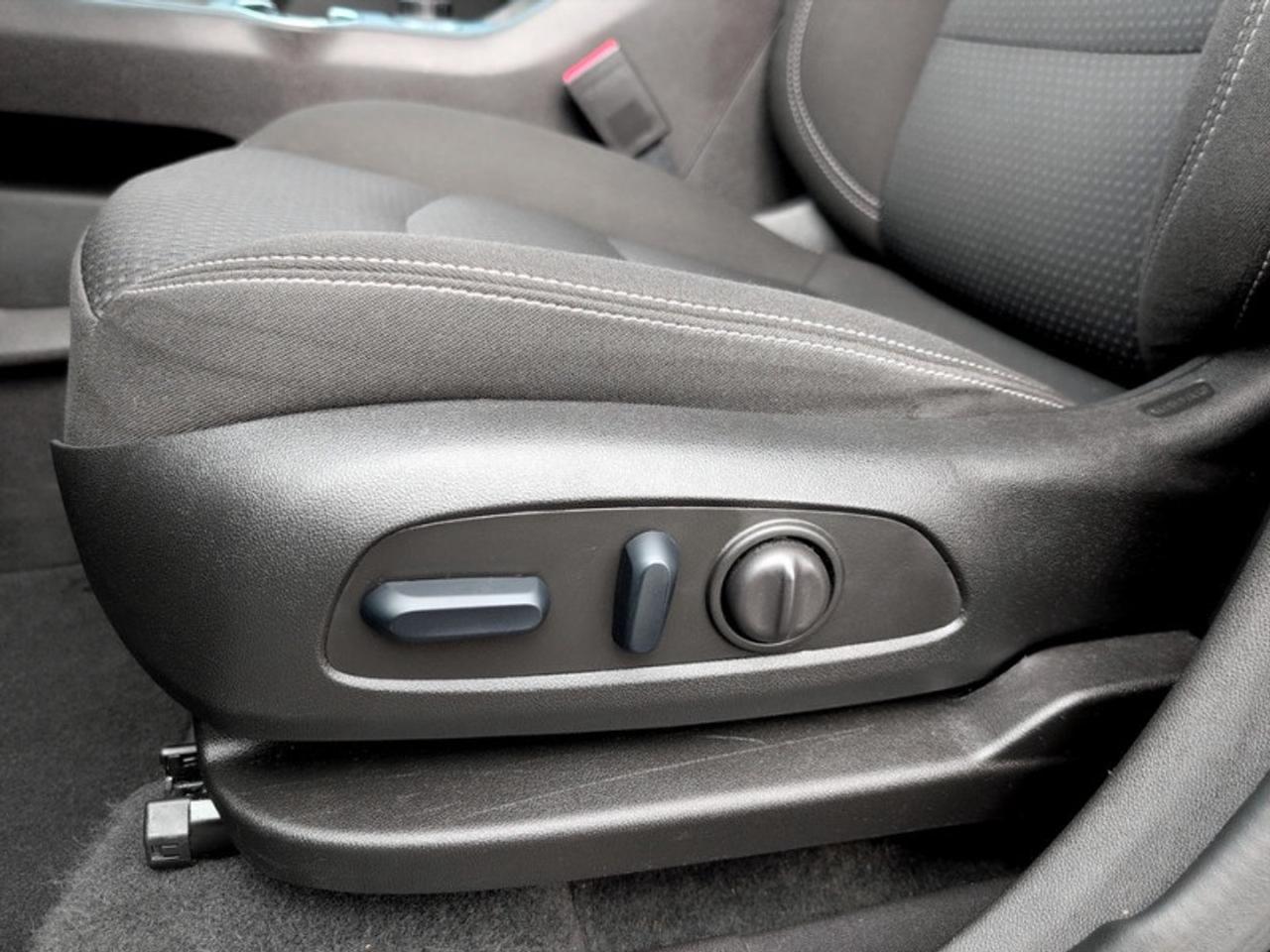 2024 GMC Terrain SLE  **CLEAN CARFAX** Photo