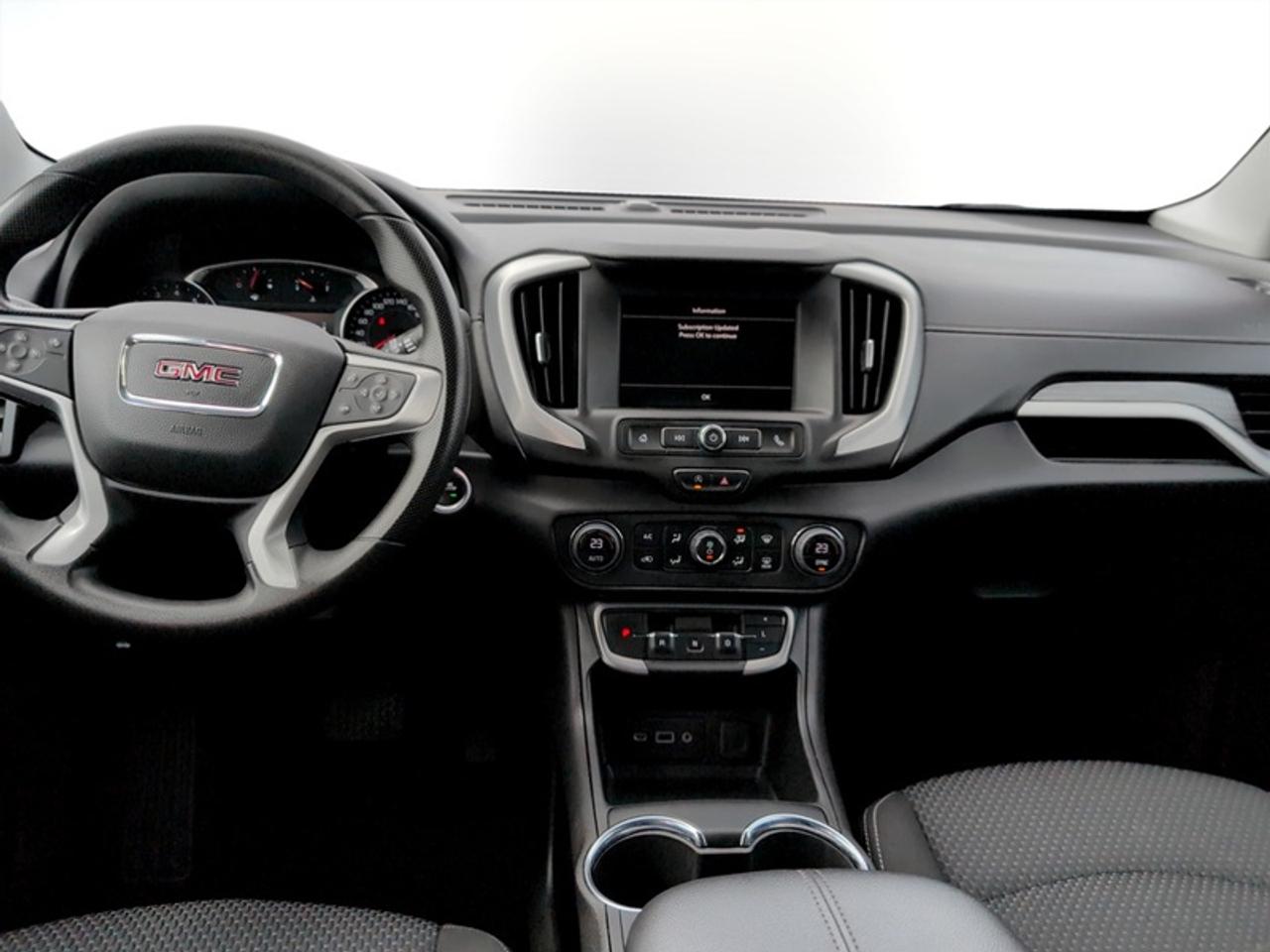 2024 GMC Terrain SLE  **CLEAN CARFAX** Photo