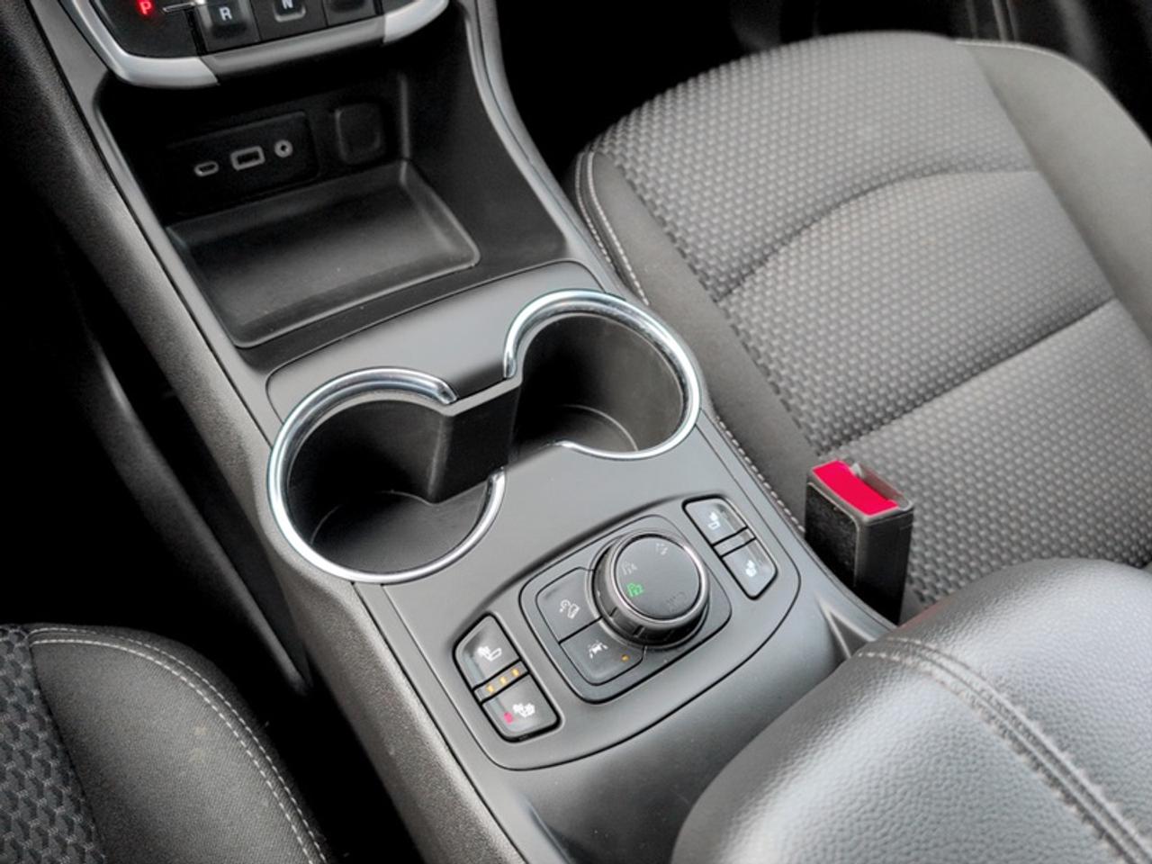 2024 GMC Terrain SLE  **CLEAN CARFAX** Photo