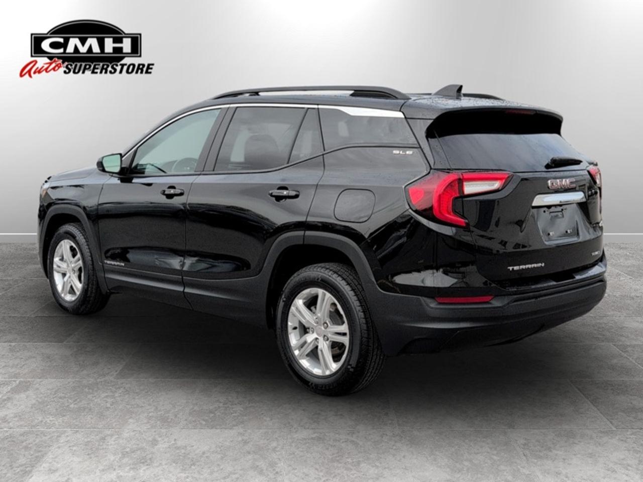 2024 GMC Terrain SLE  **CLEAN CARFAX** Photo