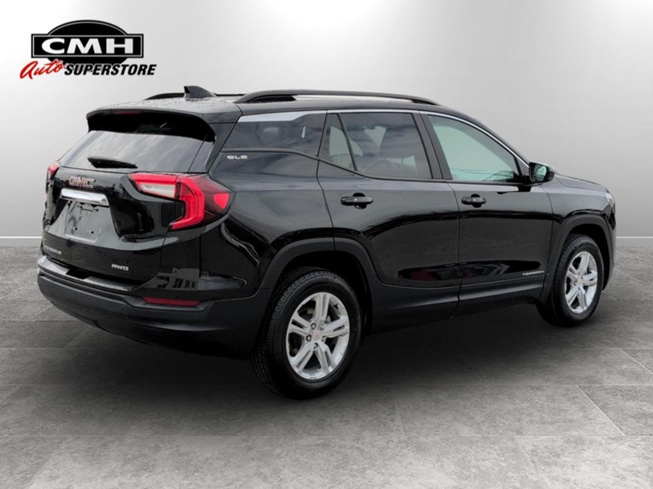 2024 GMC Terrain SLE  **CLEAN CARFAX** Photo