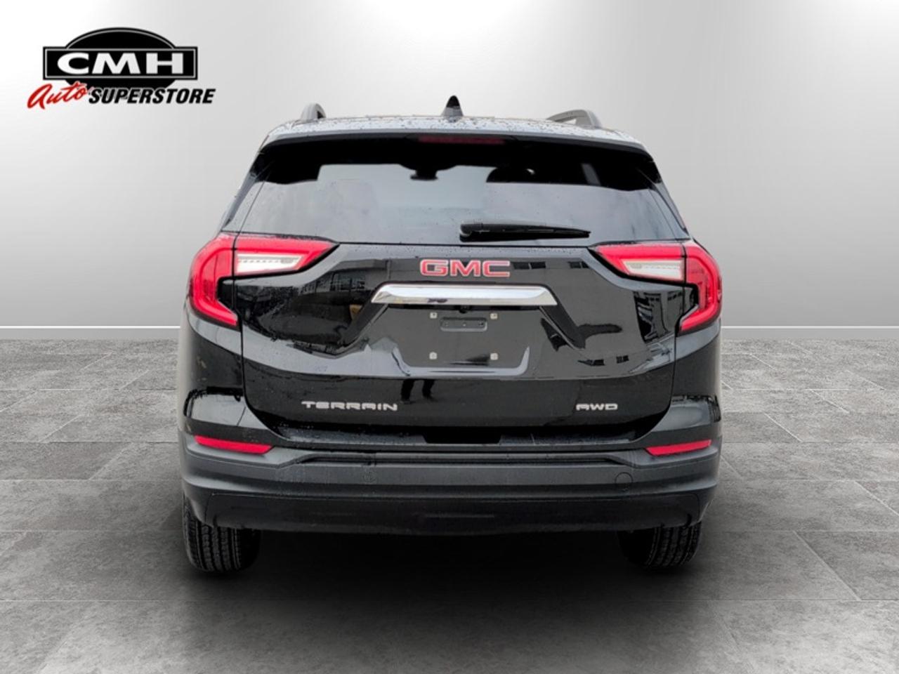 2024 GMC Terrain SLE  **CLEAN CARFAX** Photo2