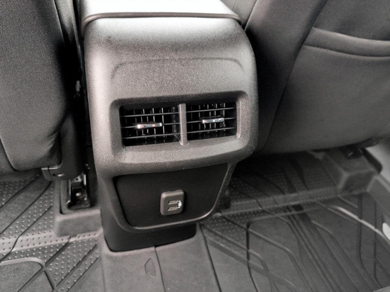 2020 Chevrolet Equinox LT  **CLEAN CARFAX** Photo