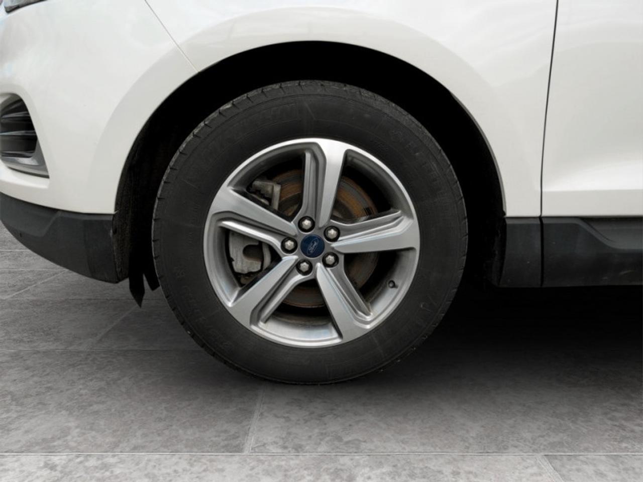 2022 Ford Edge SEL Photo