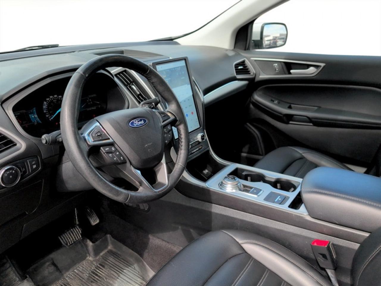 2022 Ford Edge SEL Photo