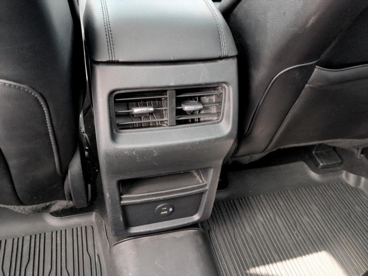 2022 Ford Edge SEL Photo