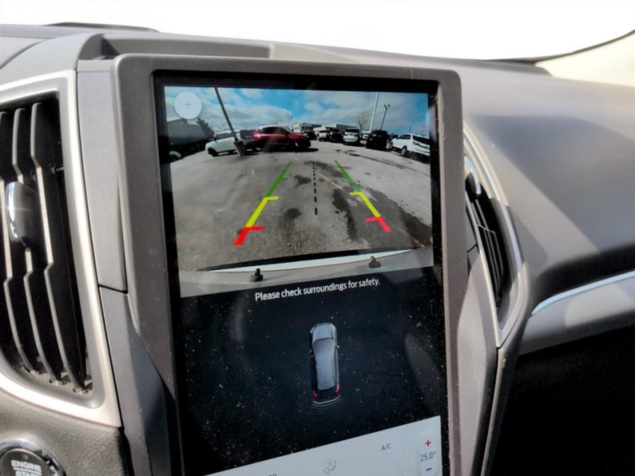 2022 Ford Edge SEL Photo