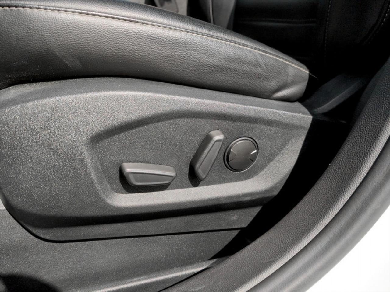 2022 Ford Edge SEL Photo