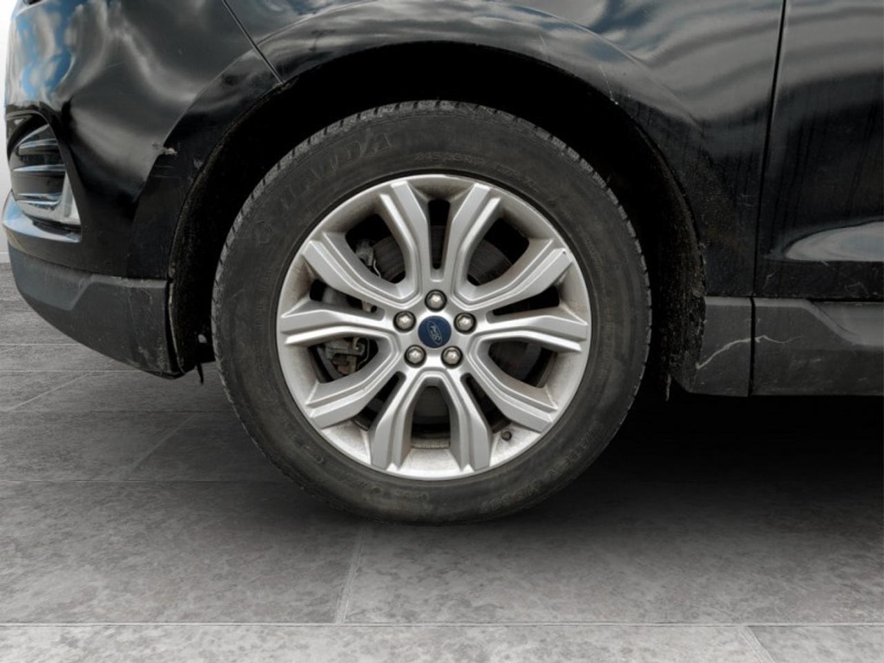 2020 Ford Edge Titanium Photo