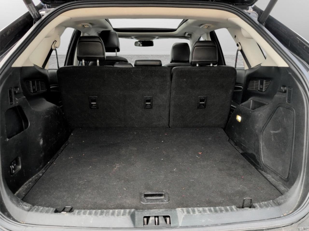 2020 Ford Edge Titanium Photo