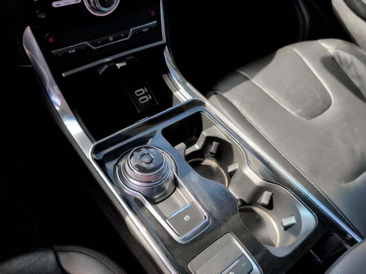 2020 Ford Edge Titanium  *CO-PILOT360 - COLD WEATH PKG* Photo