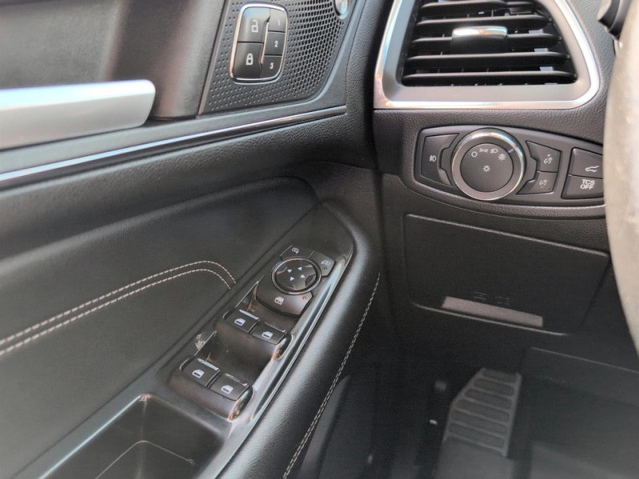 2020 Ford Edge Titanium  *CO-PILOT360 - COLD WEATH PKG* Photo