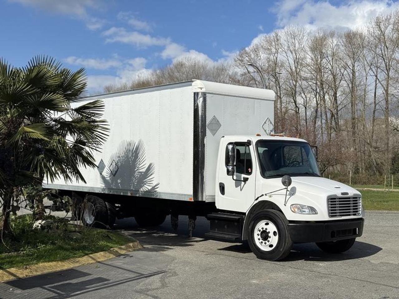 Used 2016 Freightliner M2106 26-Foot Cube Van with Palfinger Liftgate for sale in Burnaby, BC