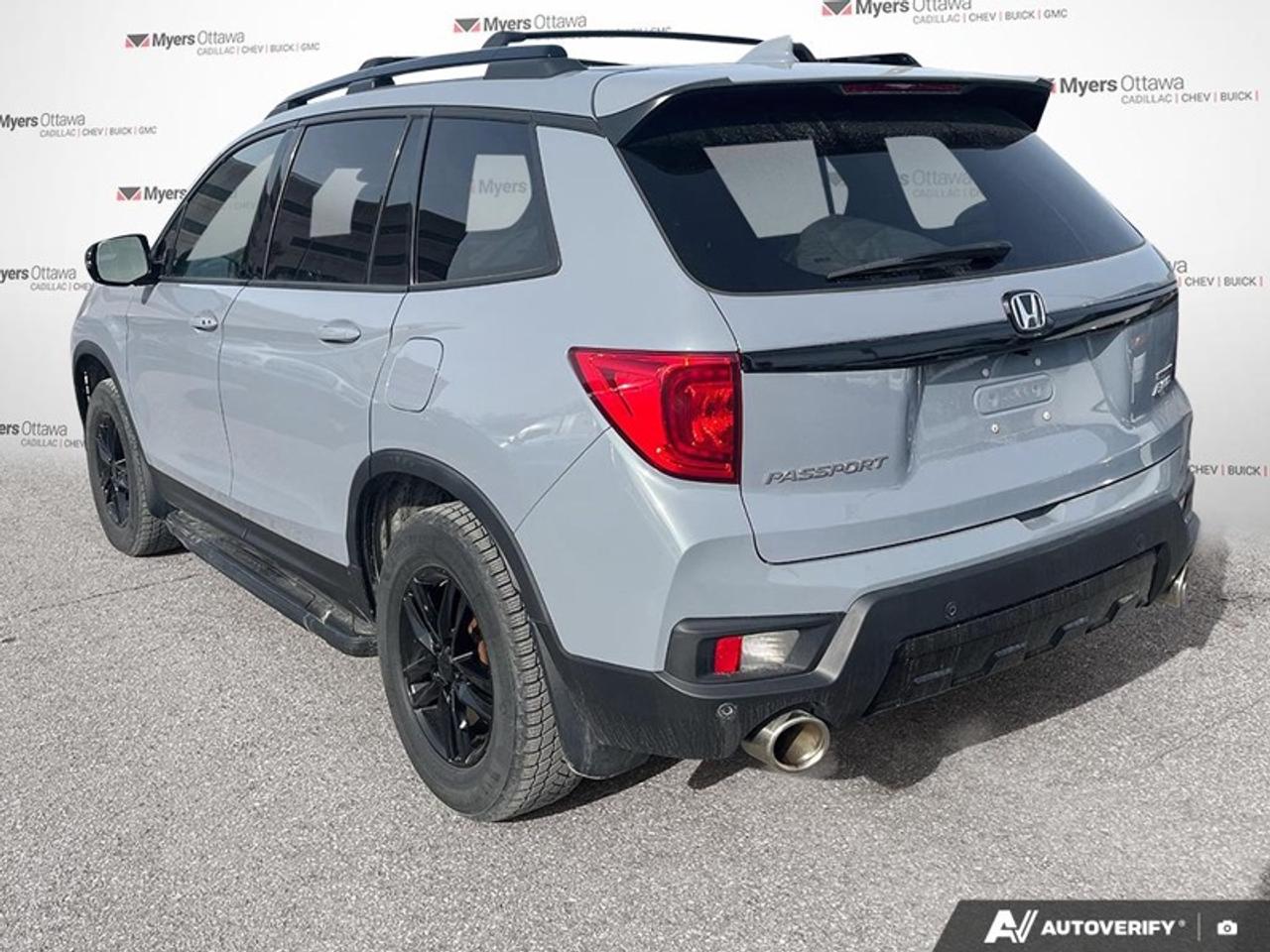 2022 Honda Passport Touring  TOURING, AWD, LEATHER, SUNROOF Photo