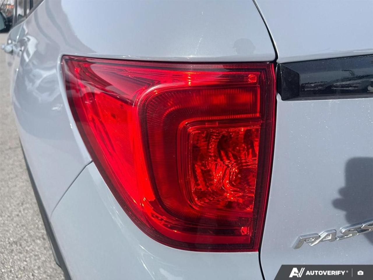 2022 Honda Passport Touring  TOURING, AWD, LEATHER, SUNROOF Photo