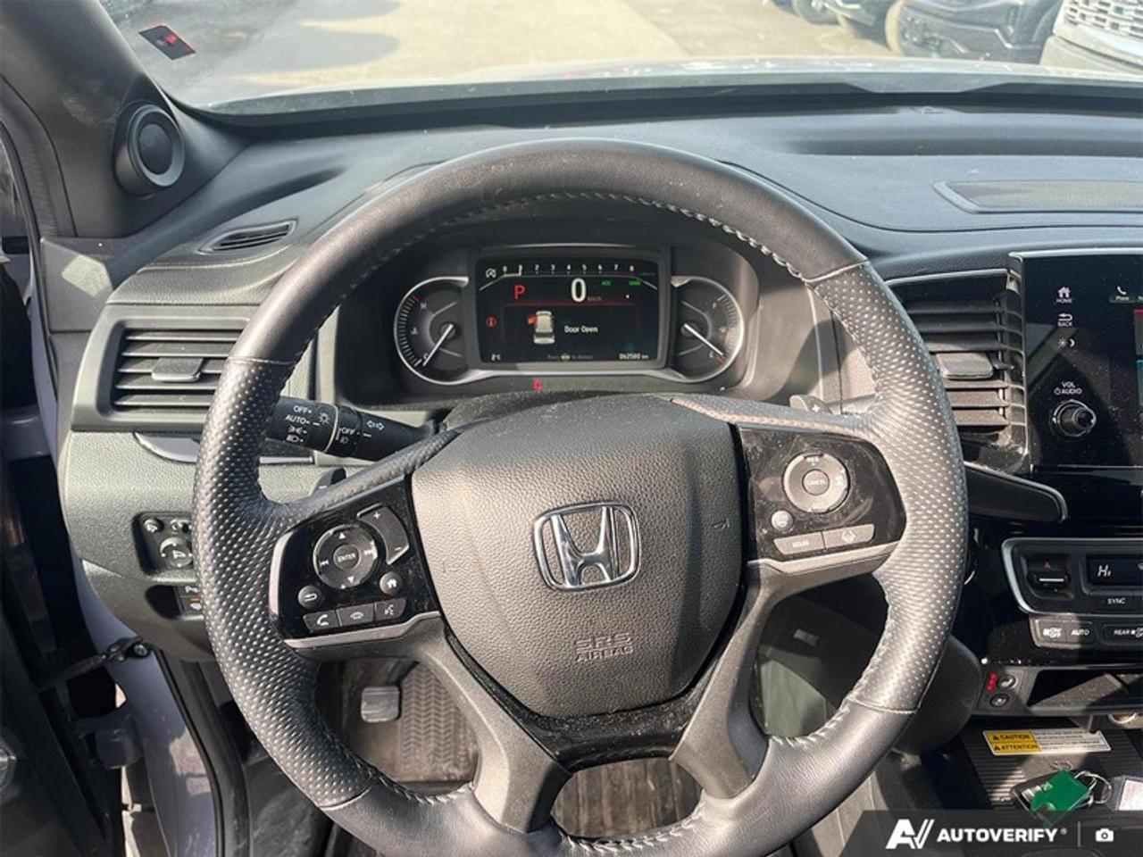 2022 Honda Passport Touring  TOURING, AWD, LEATHER, SUNROOF Photo