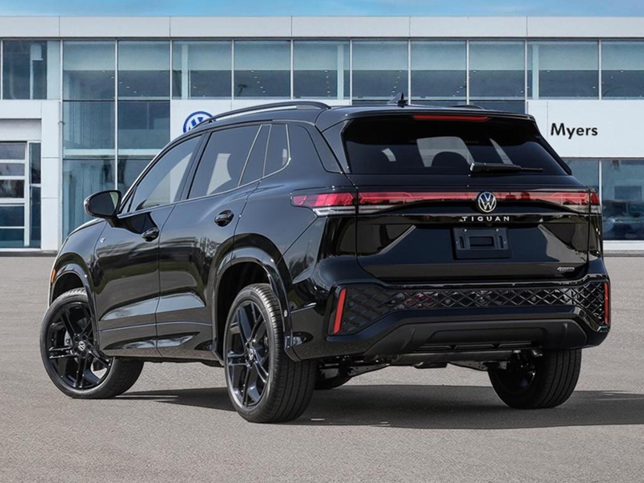 2026 Volkswagen Tiguan Comfortline R-Line Black Edition Photo