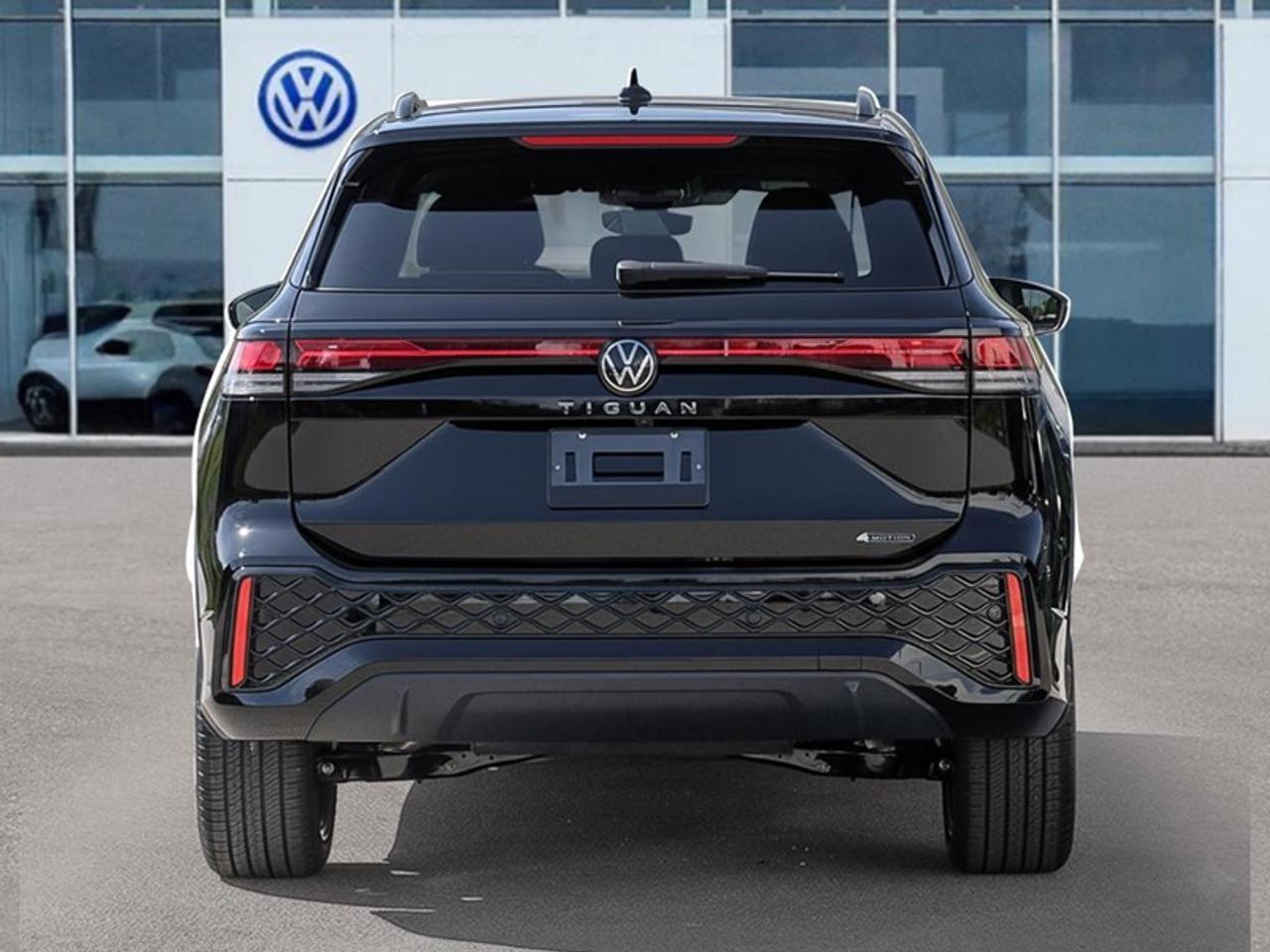 2026 Volkswagen Tiguan Comfortline R-Line Black Edition Photo4
