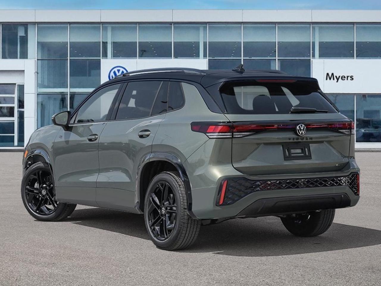 2026 Volkswagen Tiguan Comfortline R-Line Black Edition Photo