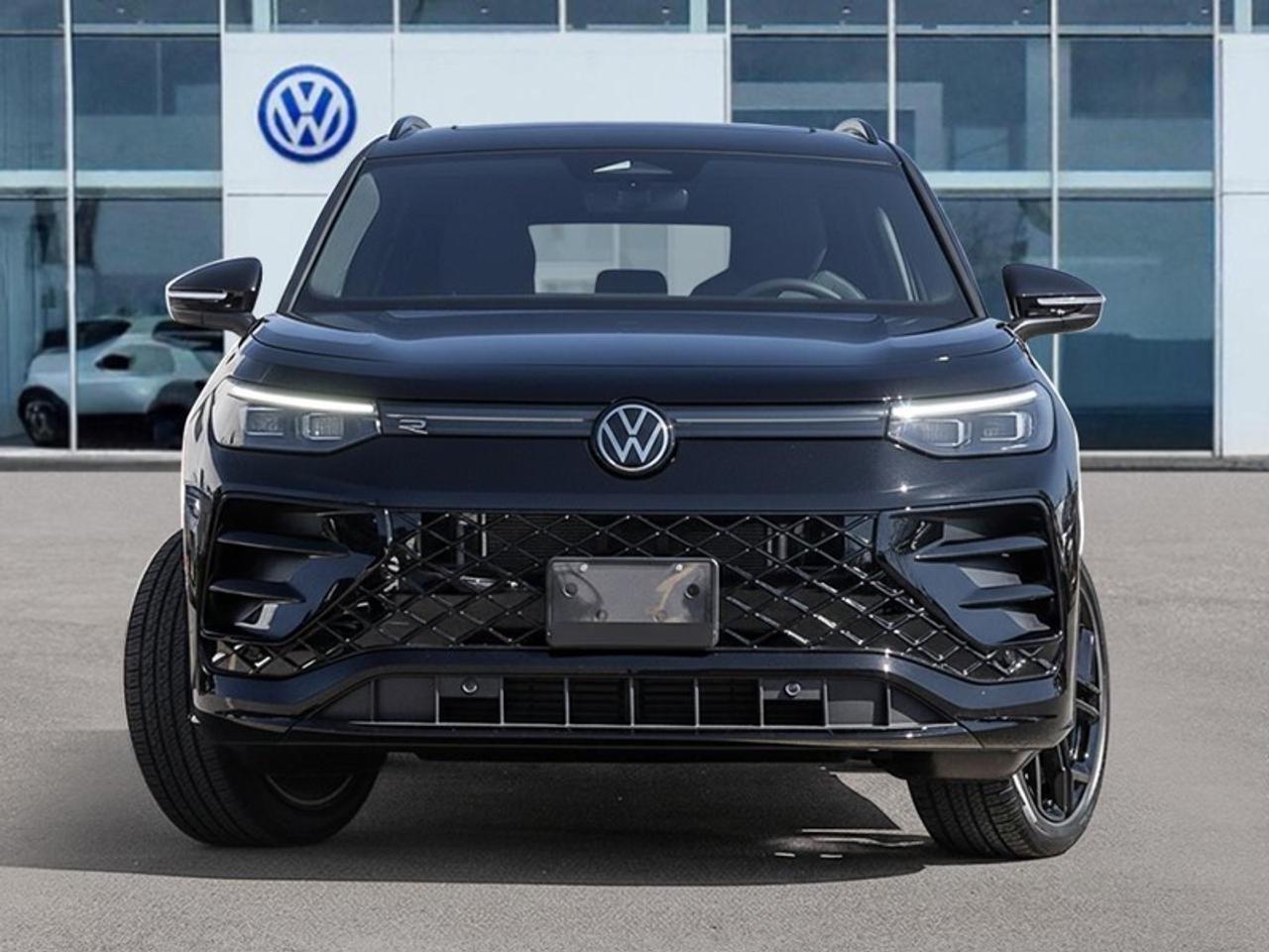 2026 Volkswagen Tiguan Comfortline R-Line Black Edition Photo