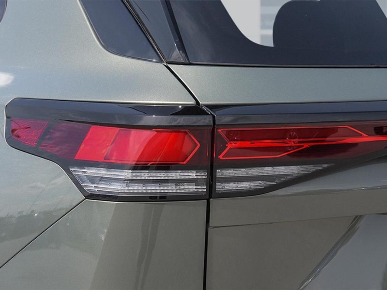 2026 Volkswagen Tiguan Comfortline R-Line Black Edition Photo
