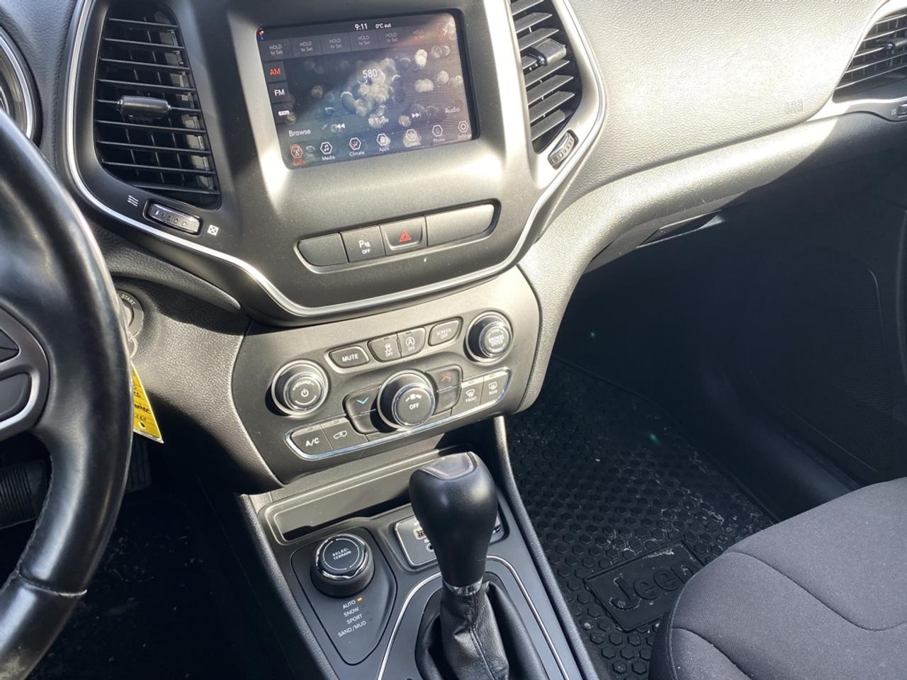 2020 Jeep Cherokee Sport  - UConnect 3 -  Rear Camera - $77.77 /Wk Photo