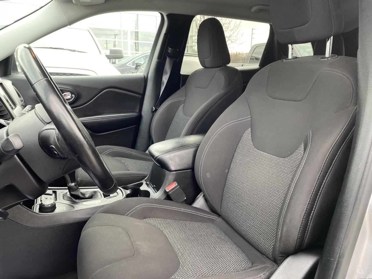 2020 Jeep Cherokee Sport  - UConnect 3 -  Rear Camera - $77.77 /Wk Photo2