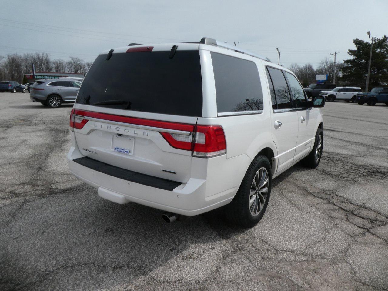 2016 Lincoln Navigator Select | Heated Seats | Backup Cam | Nav | Photo