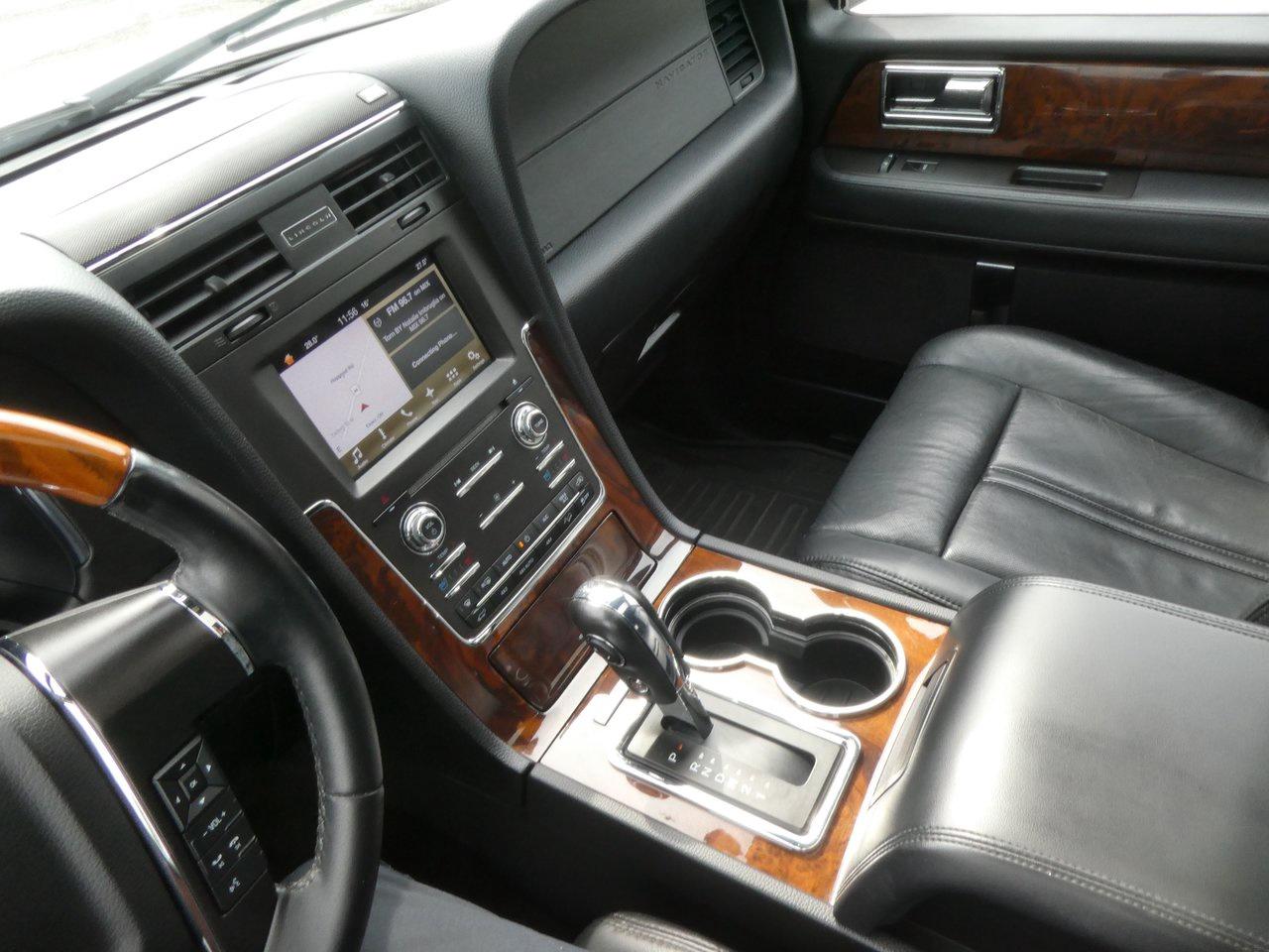 2016 Lincoln Navigator Select | Heated Seats | Backup Cam | Nav | Photo