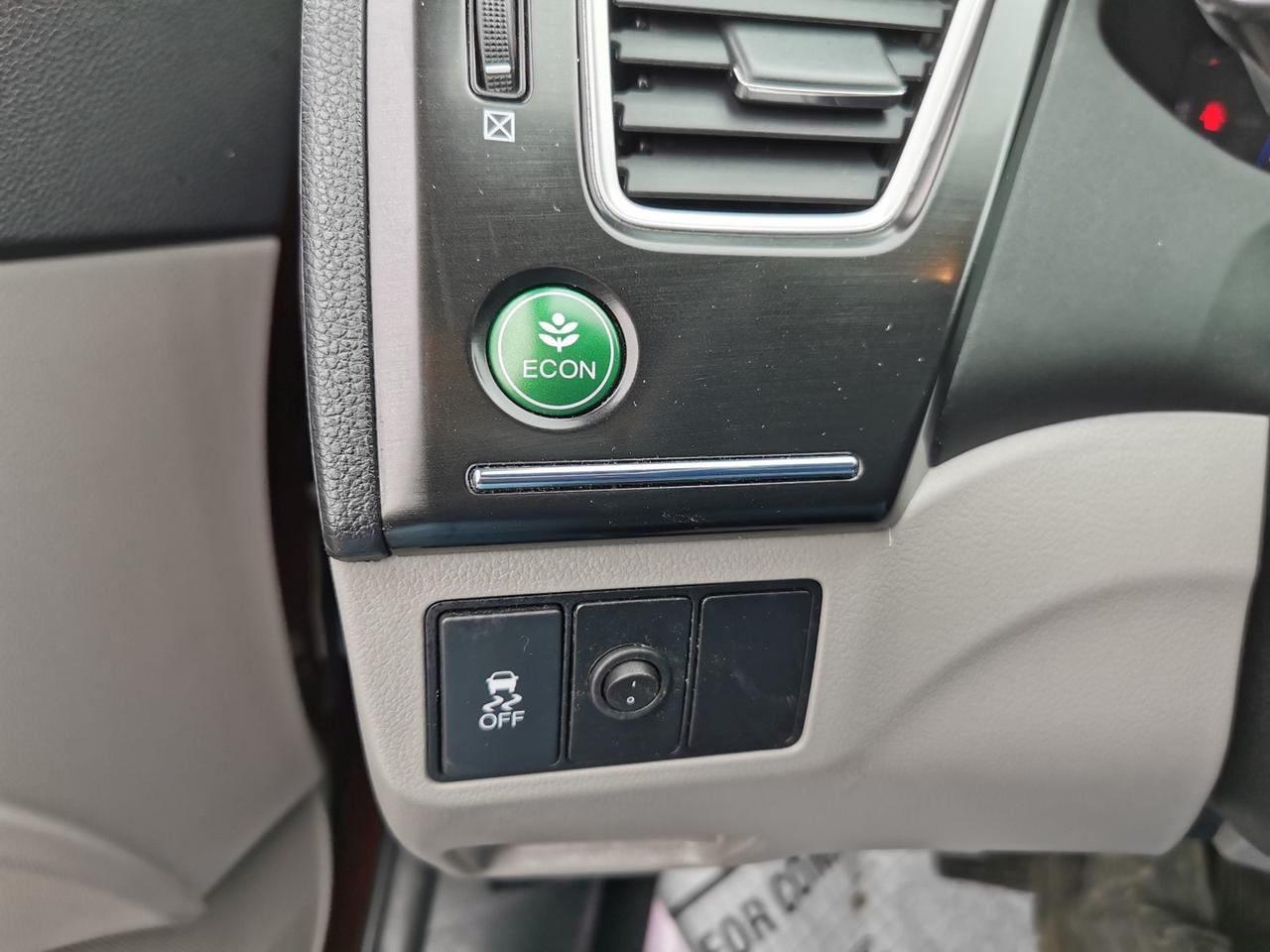 2015 Honda Civic Touring Photo