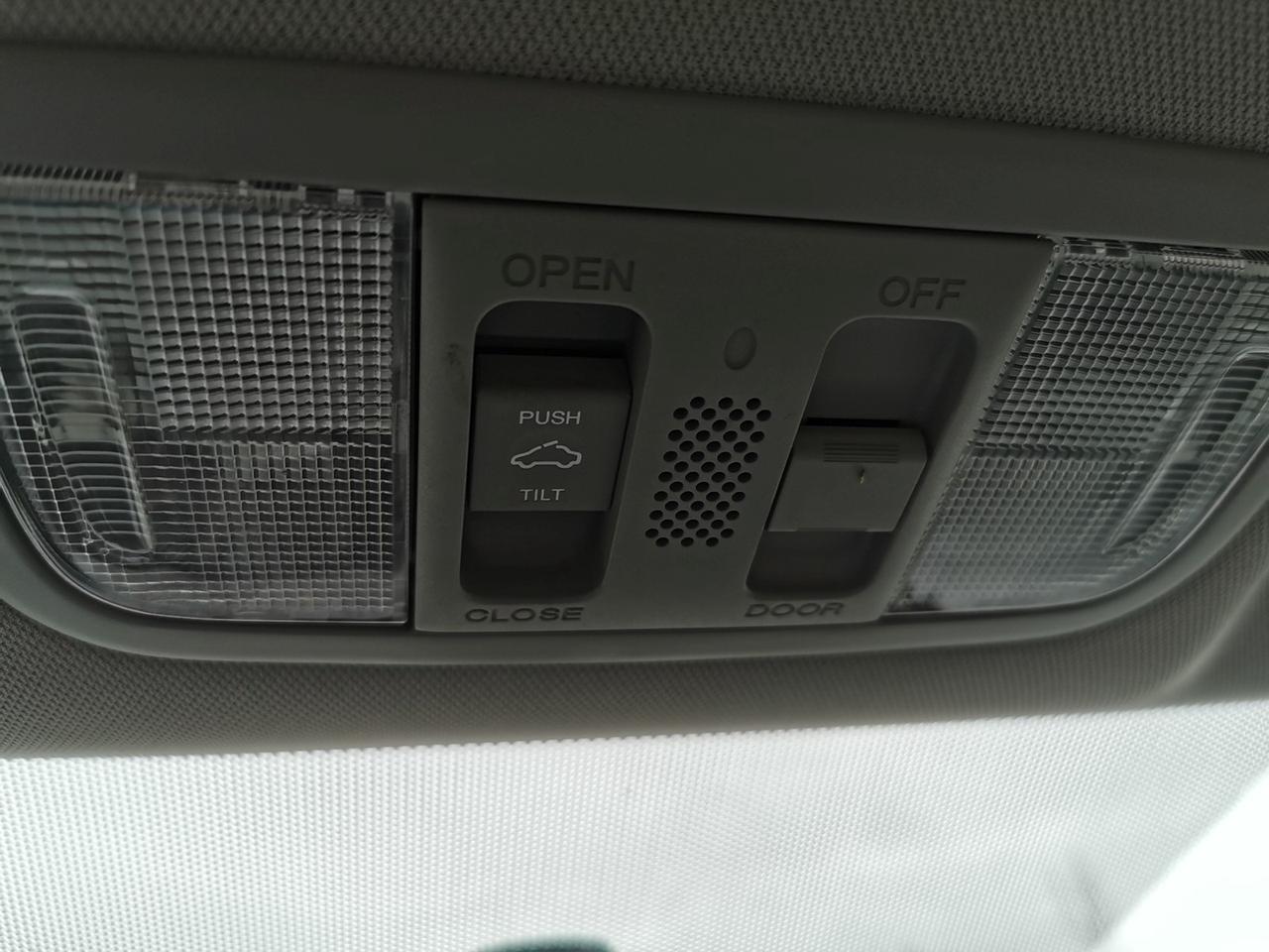 2015 Honda Civic Touring Photo