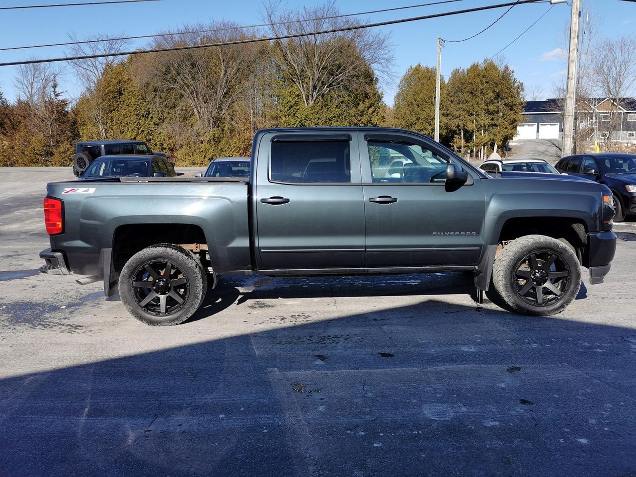 2017 Chevrolet Silverado 1500 LT Photo