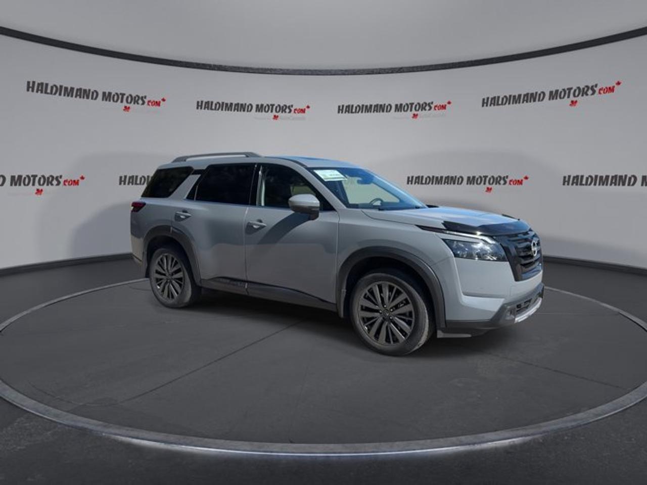 2025 Nissan Pathfinder SL 4WD | One owner | No accidents | Leather Seats Photo