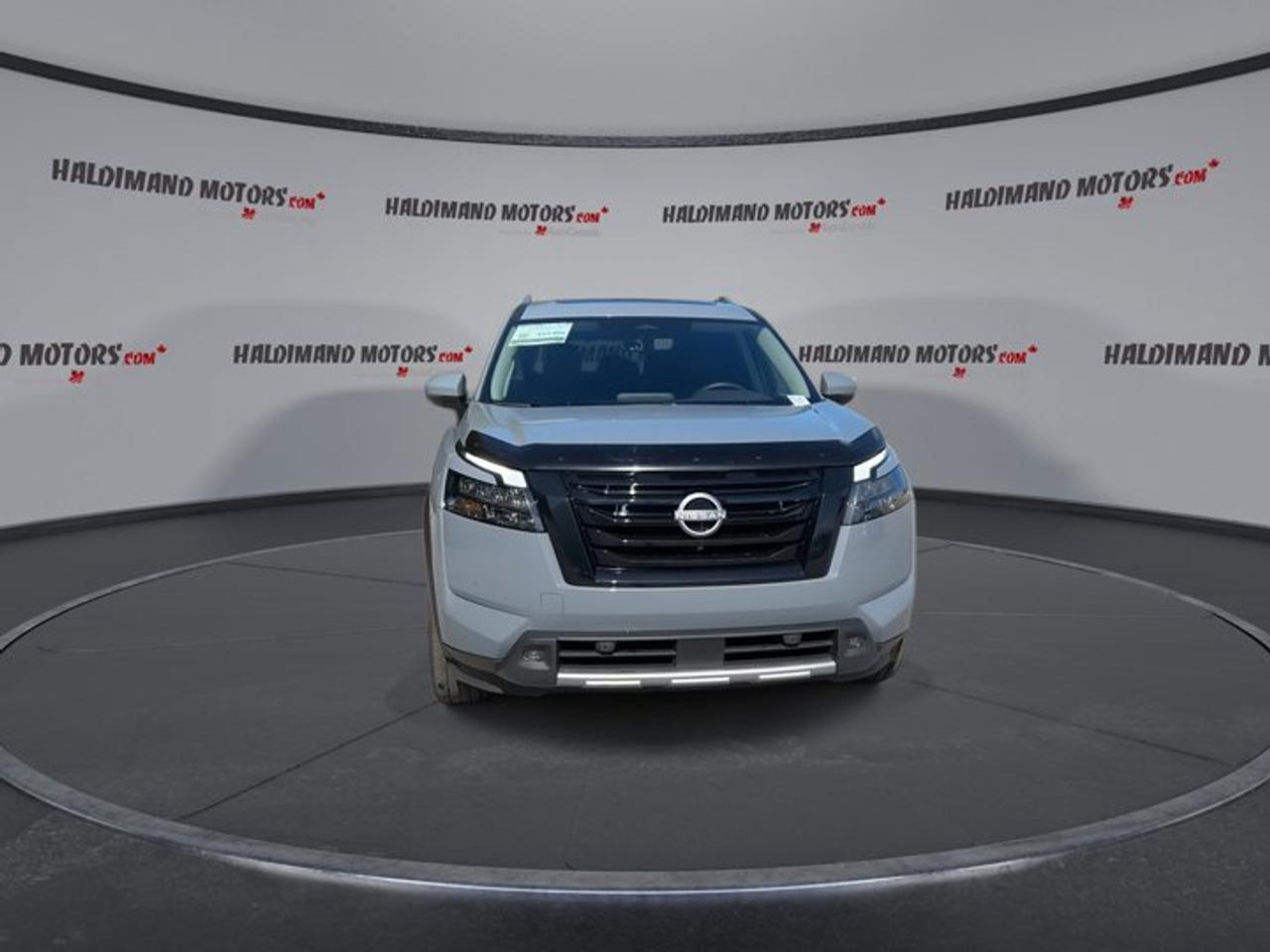 2025 Nissan Pathfinder SL 4WD | One owner | No accidents | Leather Seats Photo