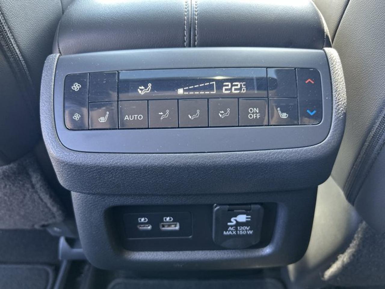 2025 Nissan Pathfinder SL 4WD | One owner | No accidents | Leather Seats Photo