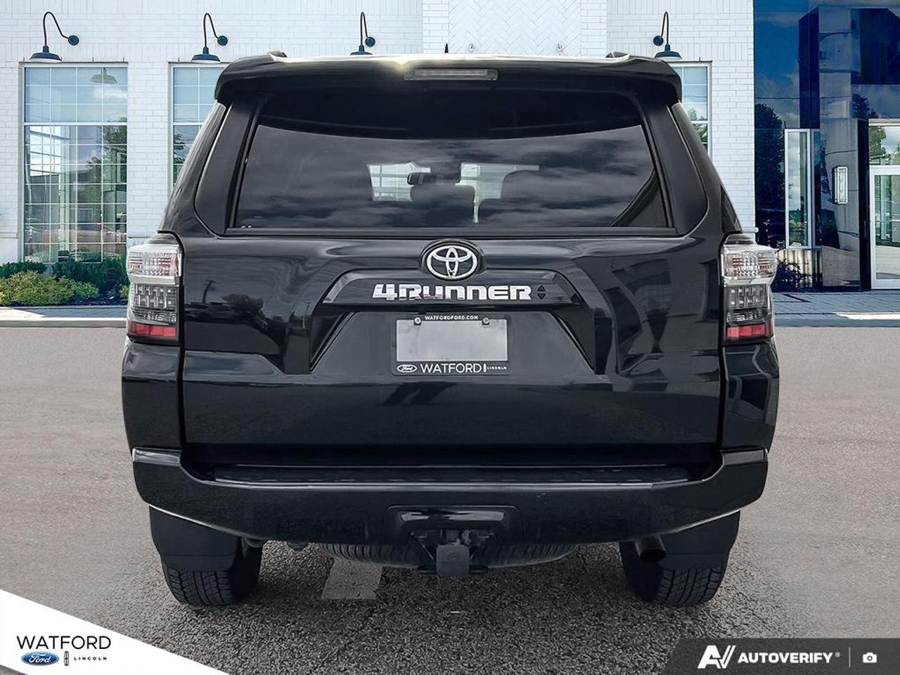 2023 Toyota 4Runner 4WD Photo4