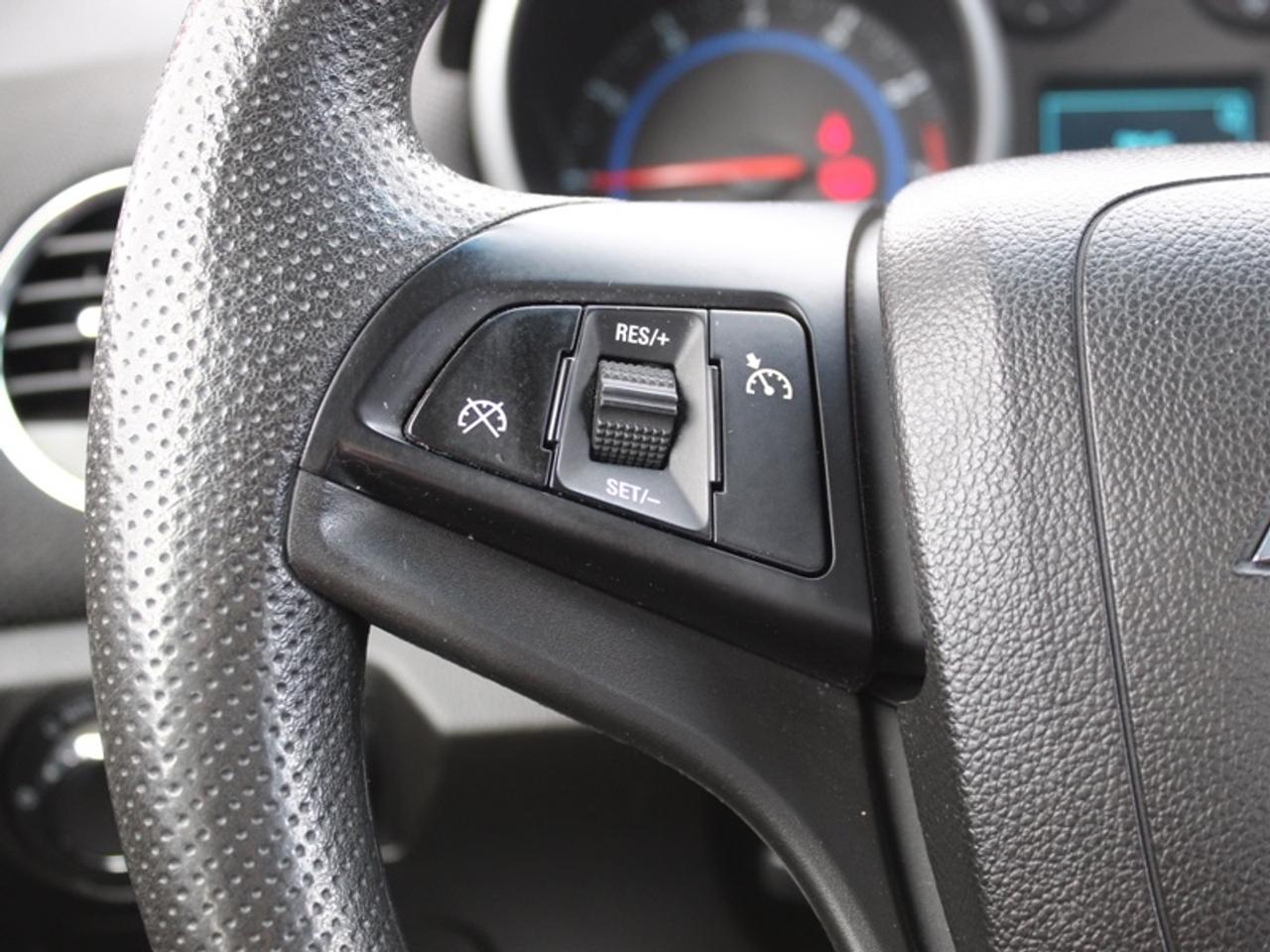 2016 Chevrolet Cruze Limited LT Photo