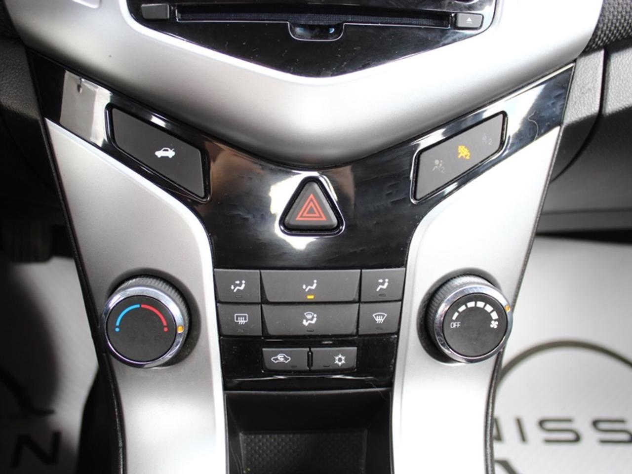 2016 Chevrolet Cruze Limited LT Photo