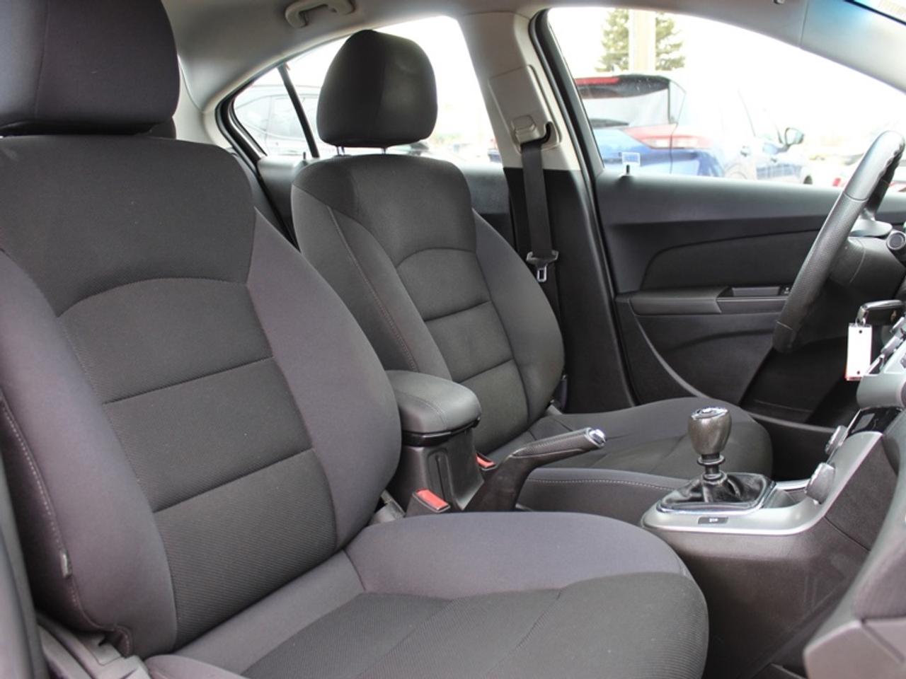 2016 Chevrolet Cruze Limited LT Photo