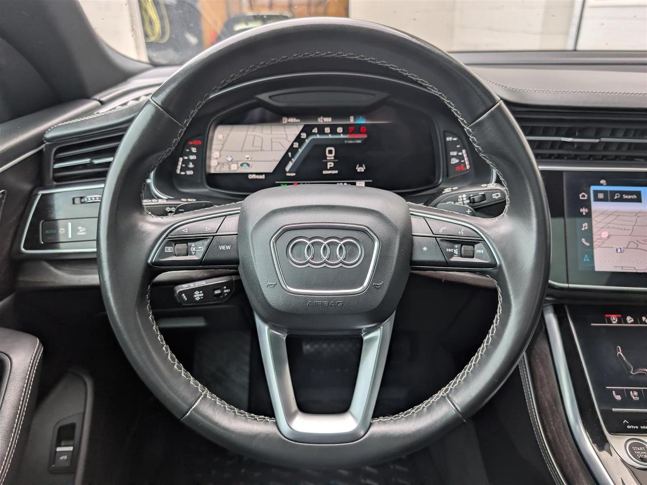 2023 Audi Q8 TECHNIK S-LINE - NAVI - PANO ROOF - TECH FEATURES Photo