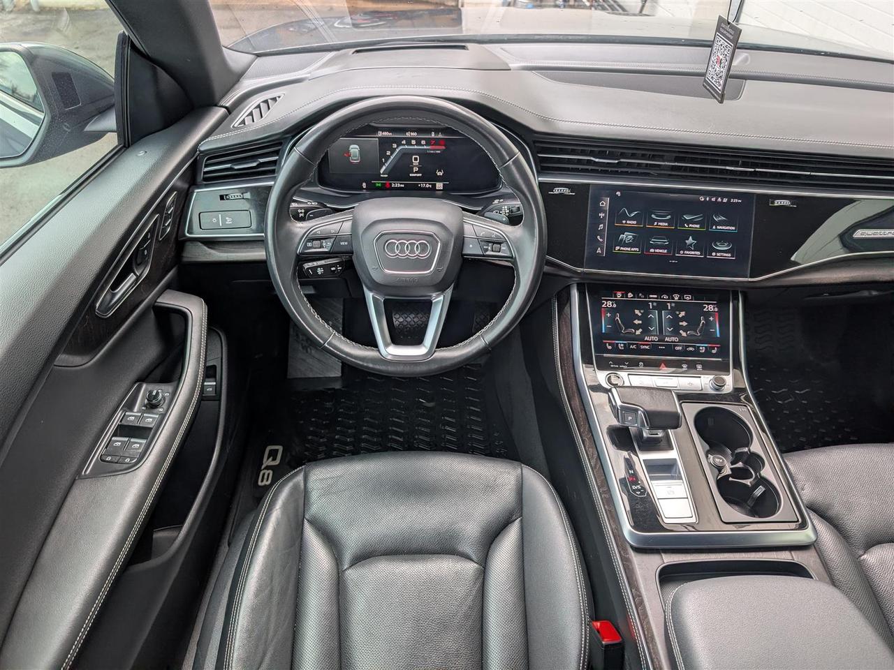 2023 Audi Q8 TECHNIK S-LINE - NAVI - PANO ROOF - TECH FEATURES Photo